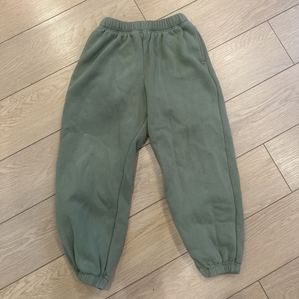 Green Sweatpants and sweatshirt set
